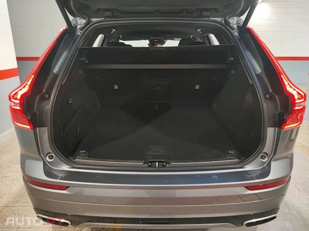 Volvo XC60 2.0 B4 R-Design Geartronic