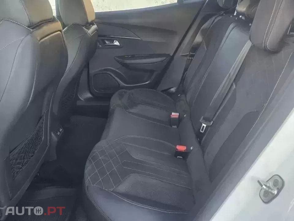 Peugeot E-2008 GT Pack