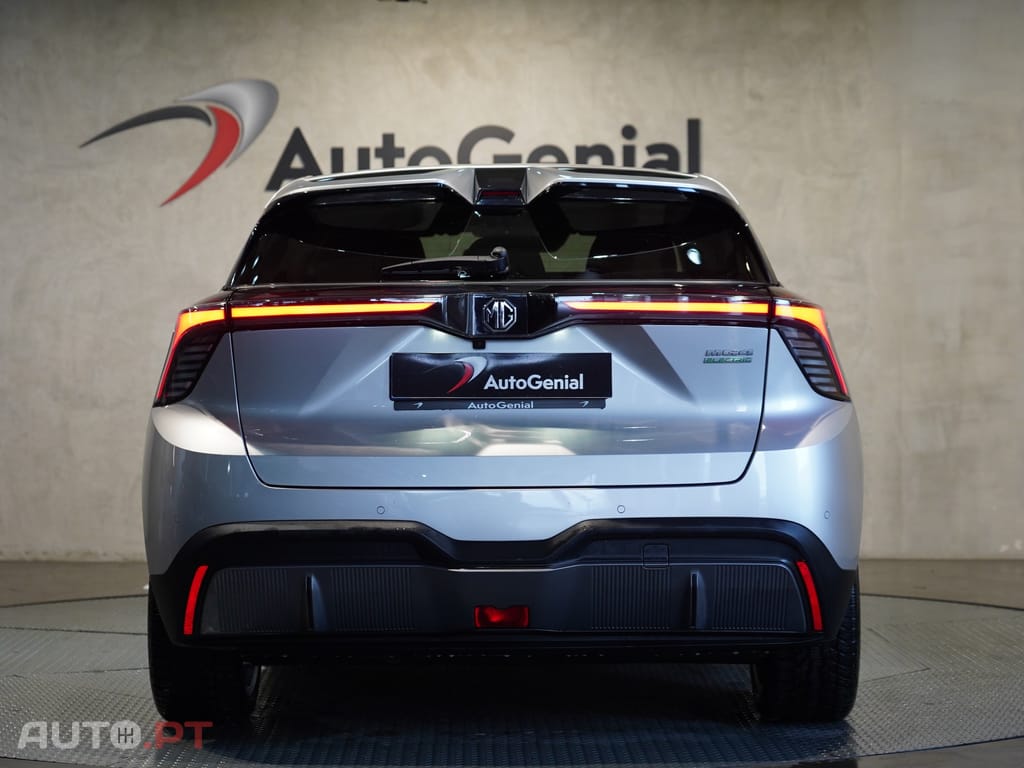 MG MG4 64 kWh Luxury