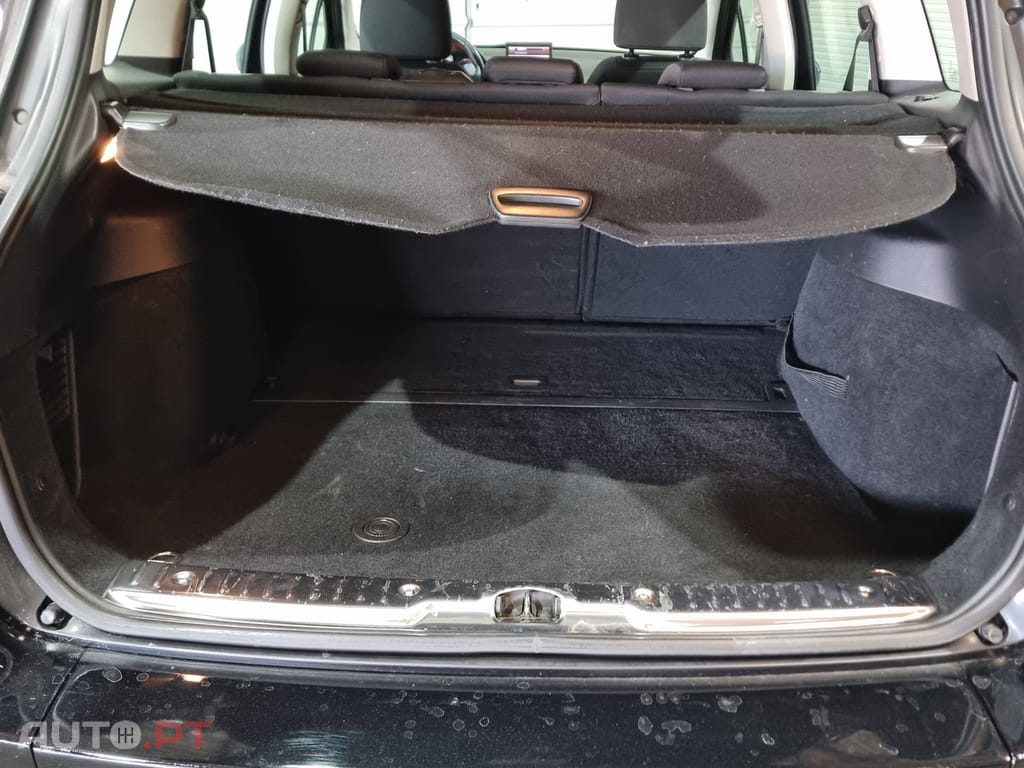 Peugeot 308 SW 1.6 HDi SE Navteq
