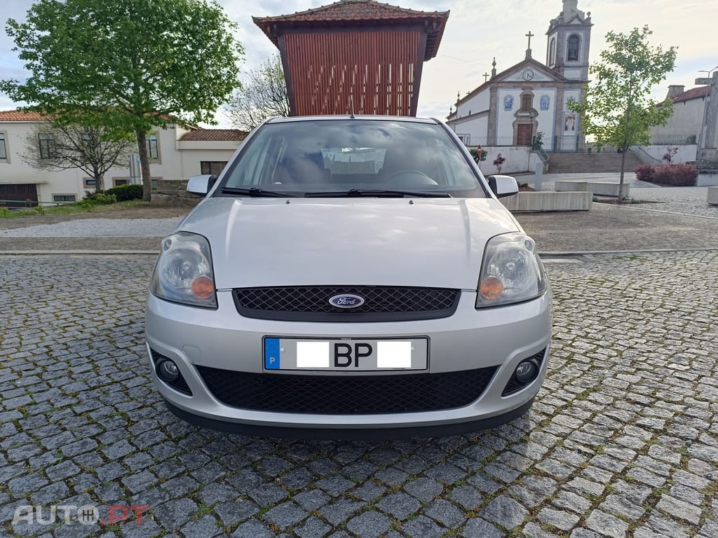 Ford Fiesta 1.25 First Edition - Um dono