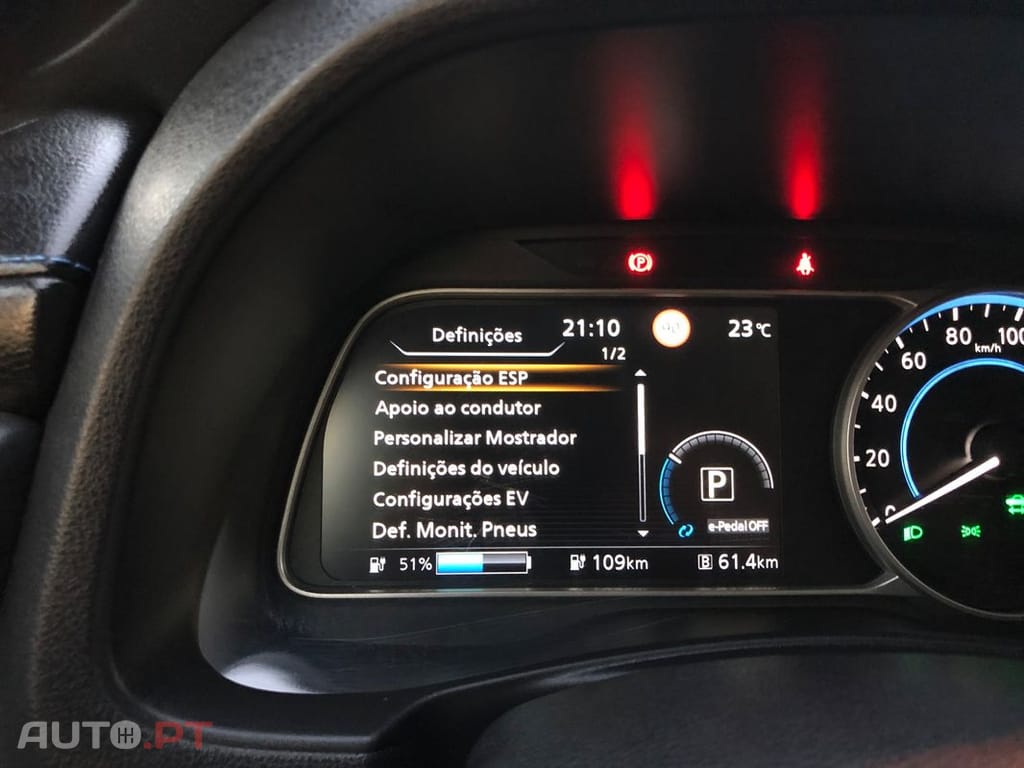 Nissan Leaf Tekna Two Tone