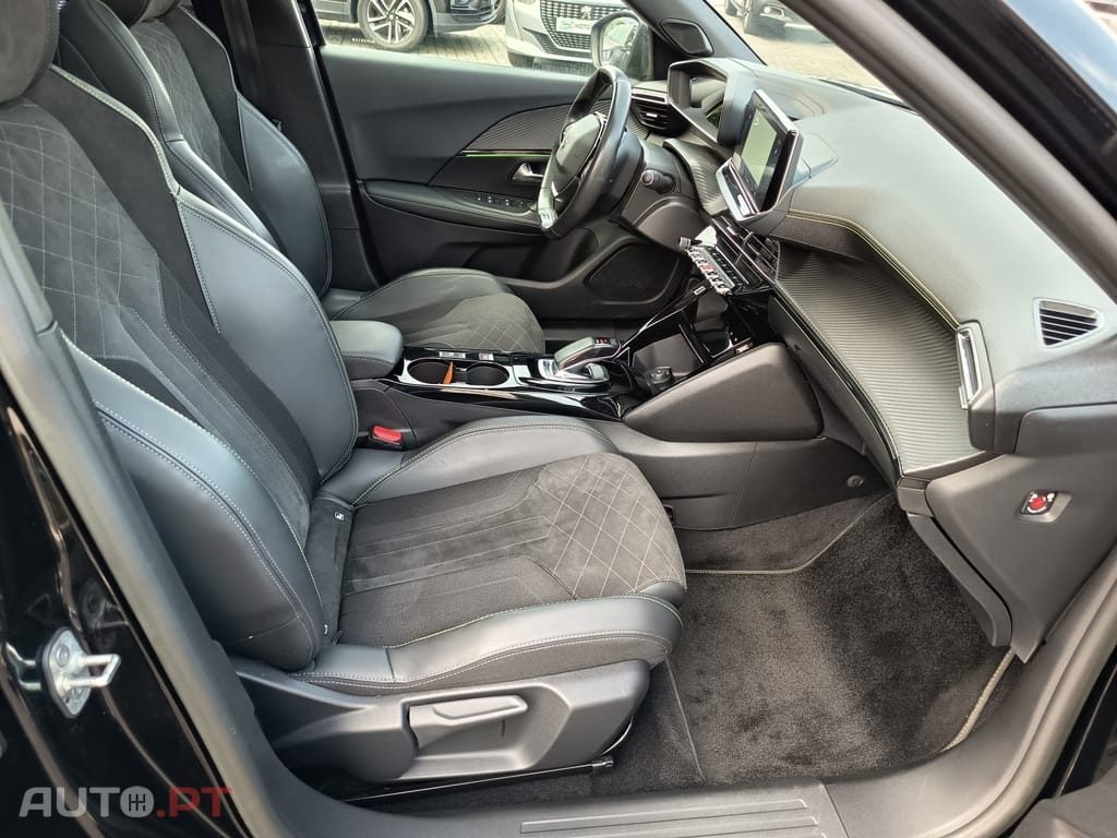 Peugeot E-2008 50 kWh GT