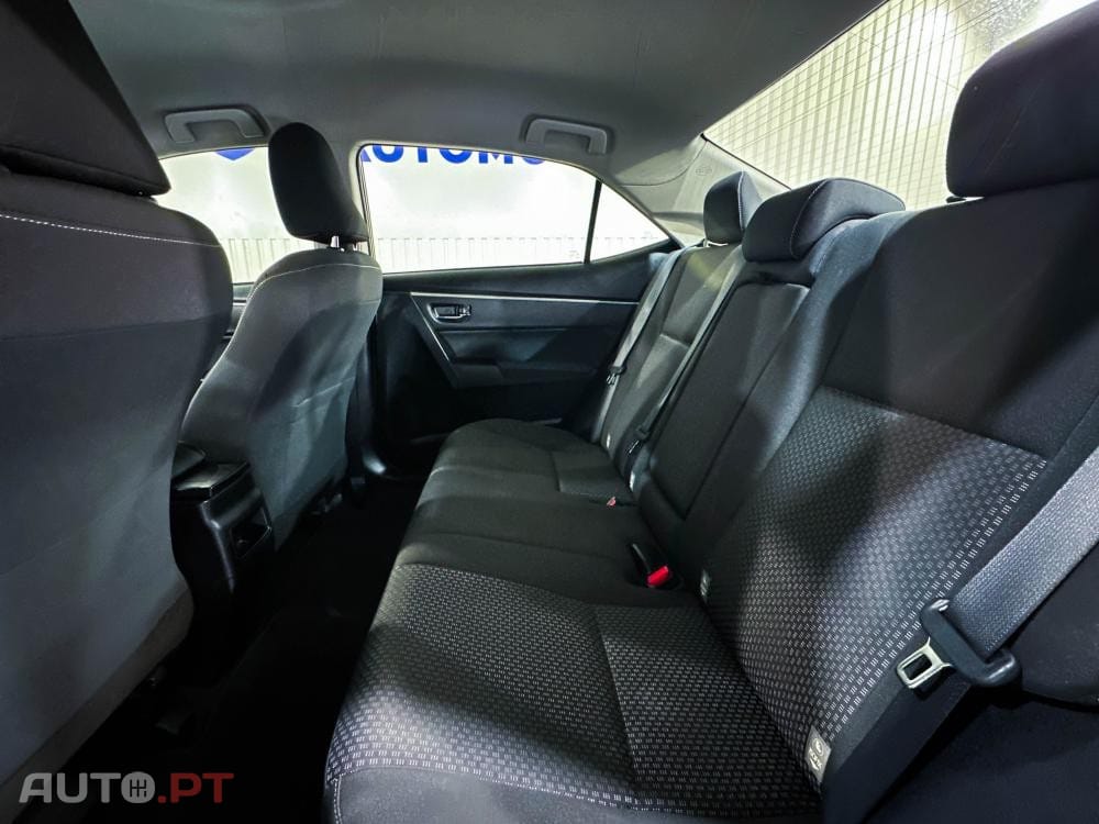 Toyota Corolla 1.4 D-4D Exclusive +Navi MM
