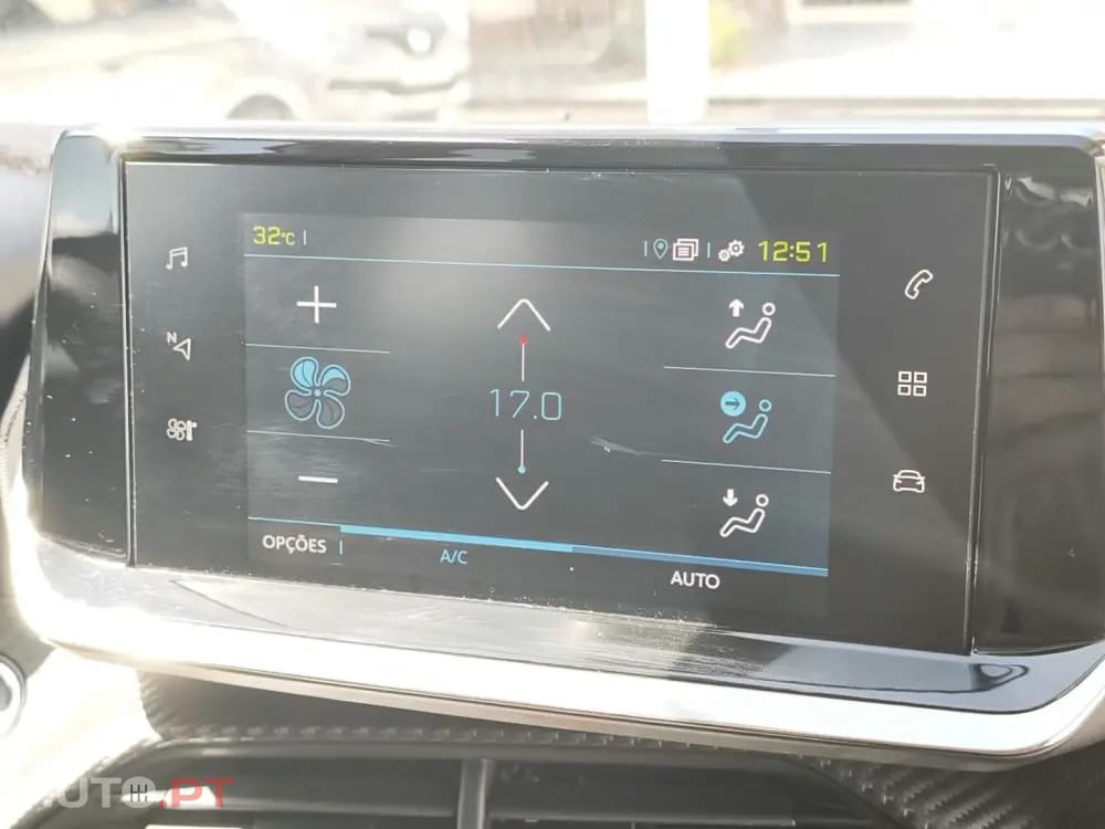 Peugeot E-2008 50 kWh SE Style