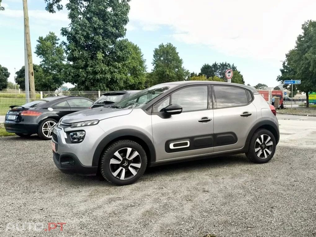 Citroën C3 Pure Tech S&S Shine — fotografia 6