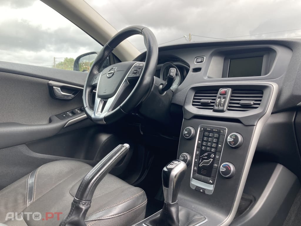 Volvo V40 Cross Country 2.0 D2 Momentum