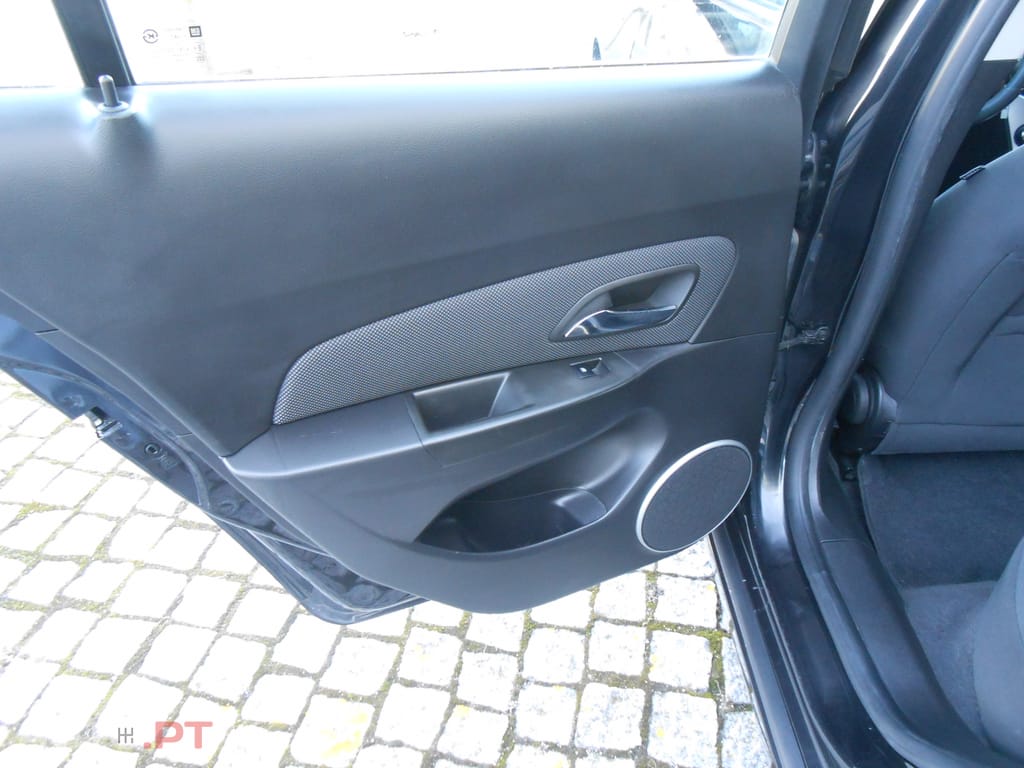 Chevrolet Cruze 1.6 I LT