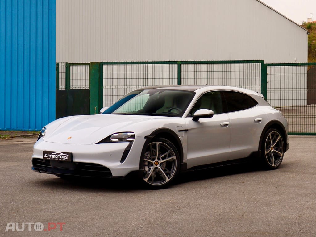 Porsche Taycan 4