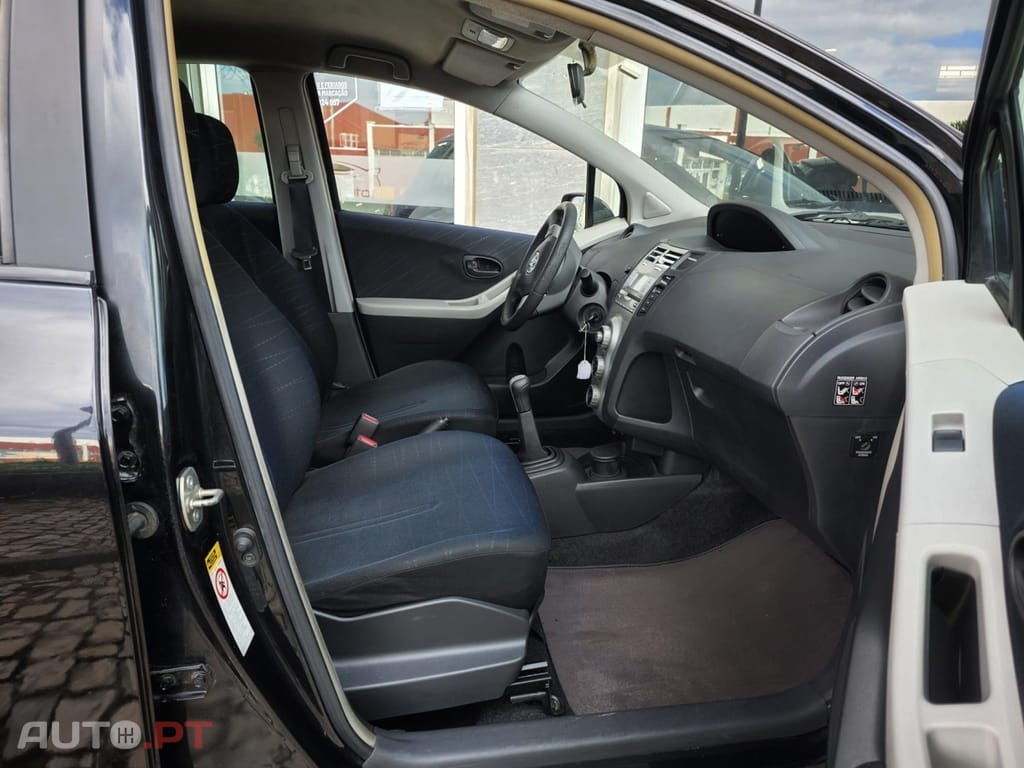 Toyota Yaris 1.0 VVT-i Sol+AC