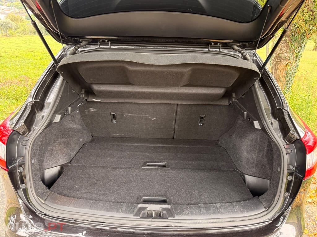 Nissan Qashqai 1.5 dCi Tekna Pele