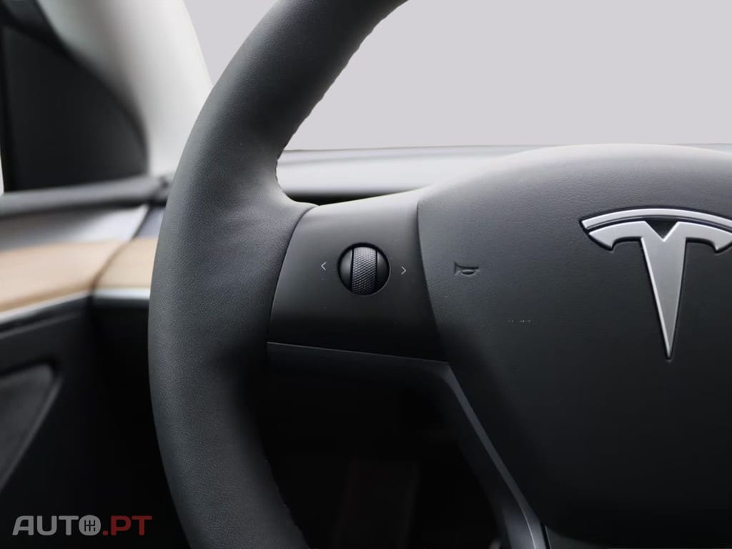Tesla Model Y Standard RWD Plus 95% I.V.A DEDUTIVEL