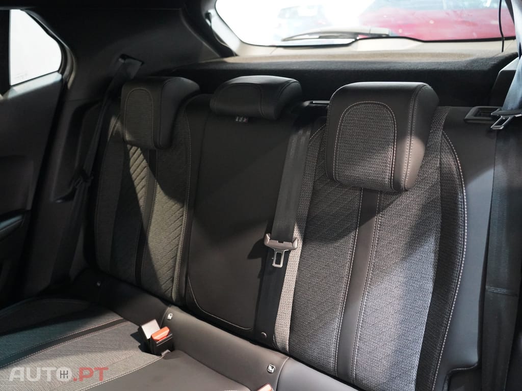 Peugeot 2008 1.2 PureTech Allure