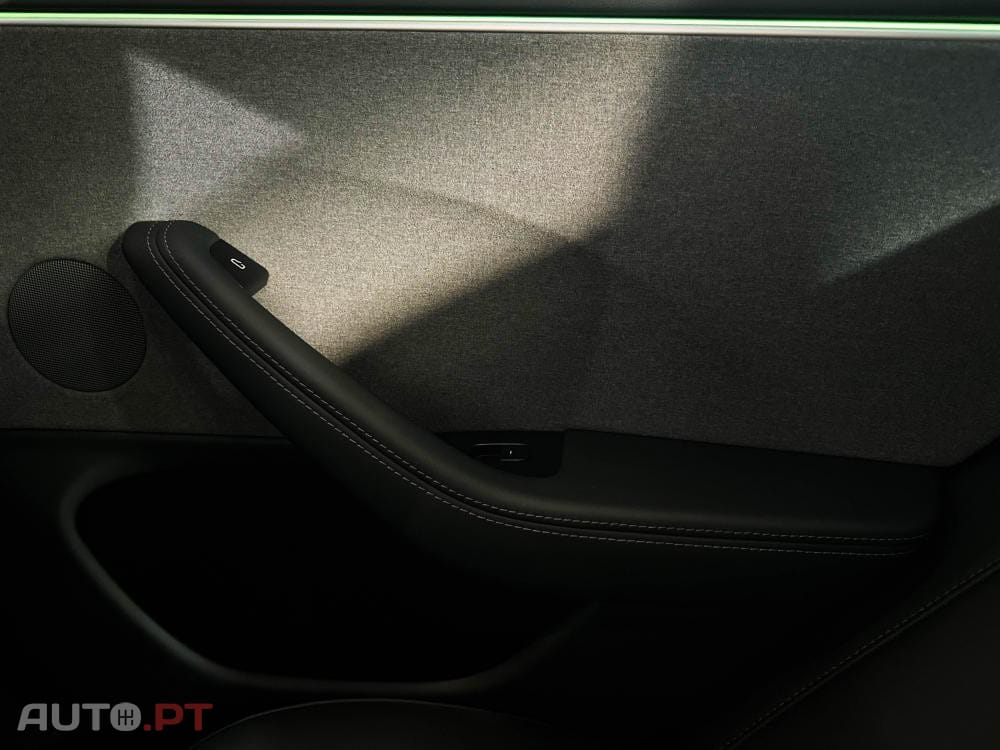 Tesla Model 3 Standard Range Plus RWD