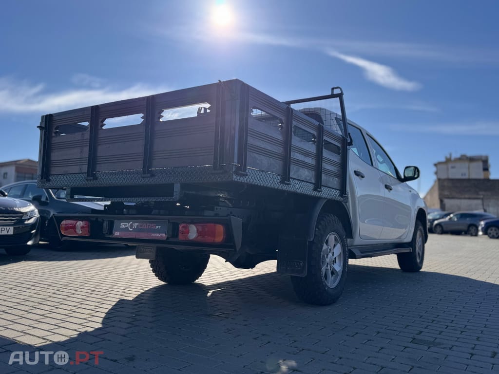 Mitsubishi L200 2.3 DI-D CD Invite 4WD