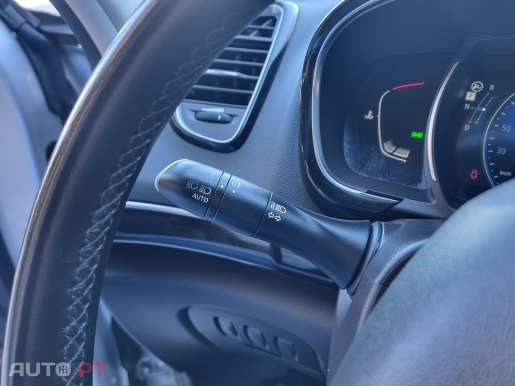 Renault Espace 1.6 dCi Initiale Paris EDC