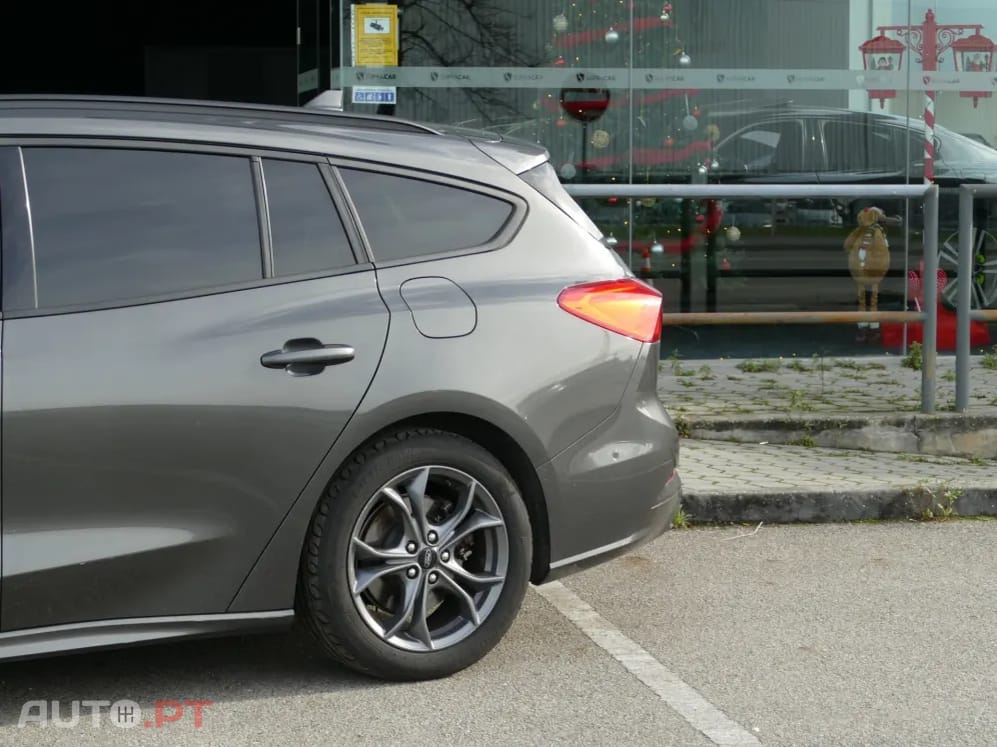 Ford Focus SW 1.5 TDCi EcoBlue ST-Line