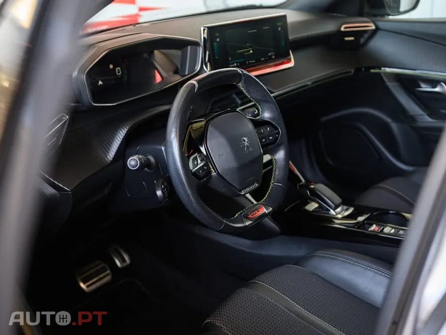 Peugeot E-2008 50 kWh GT Pack