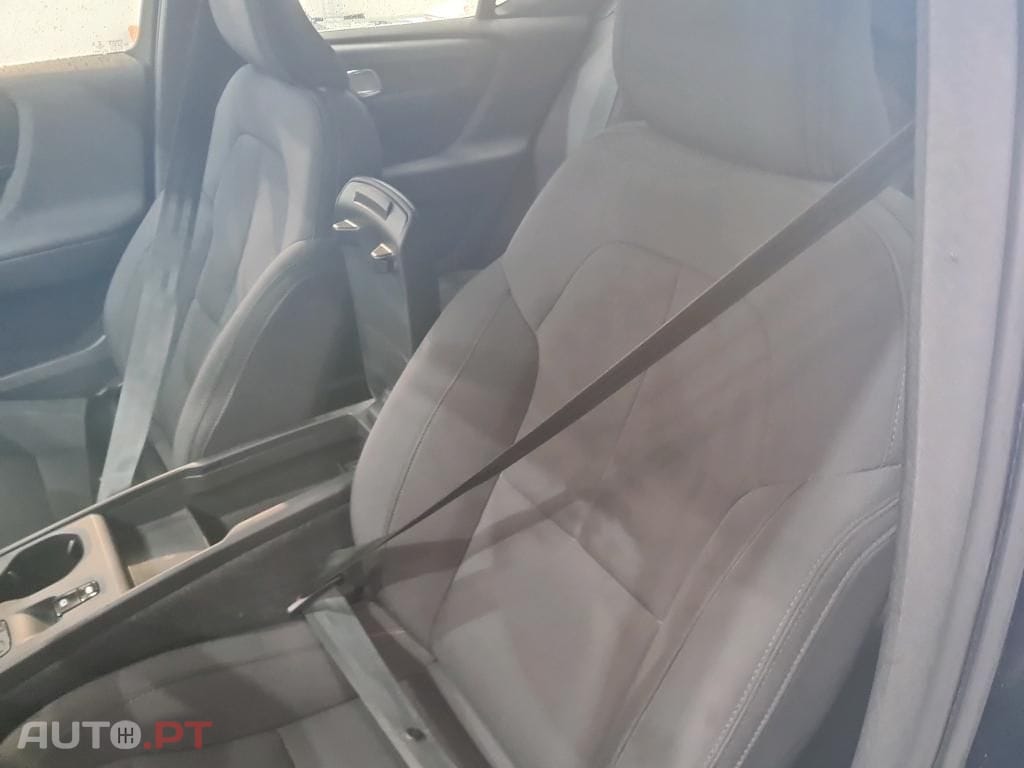 Volvo XC40 1.5 T5 PHEV Momentum Plus