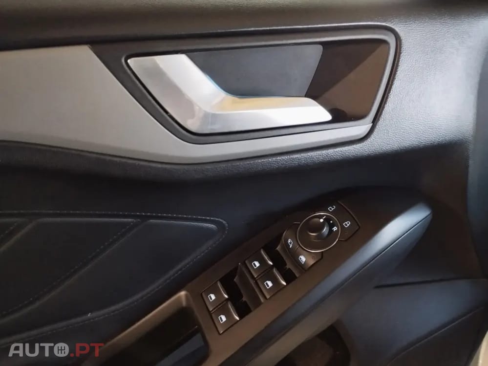 Ford Focus EcoBoost ST-Line Hybrid