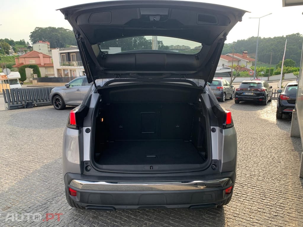 Peugeot 3008 1.5 BlueHDi Active