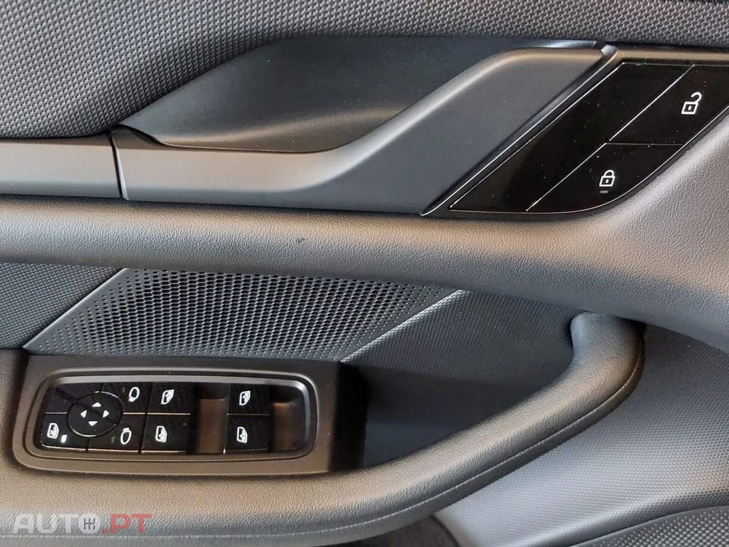 Porsche Taycan Standard