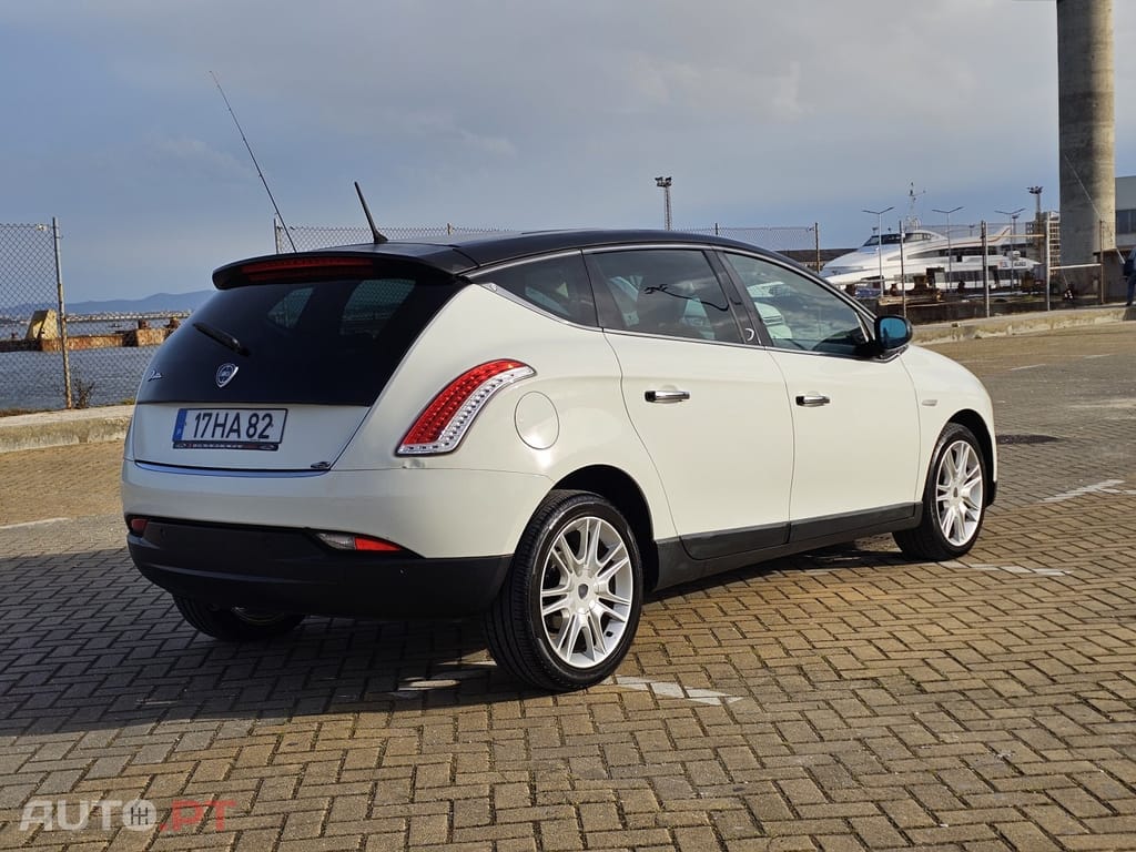 Lancia Delta 1.6 M-Jet Platino