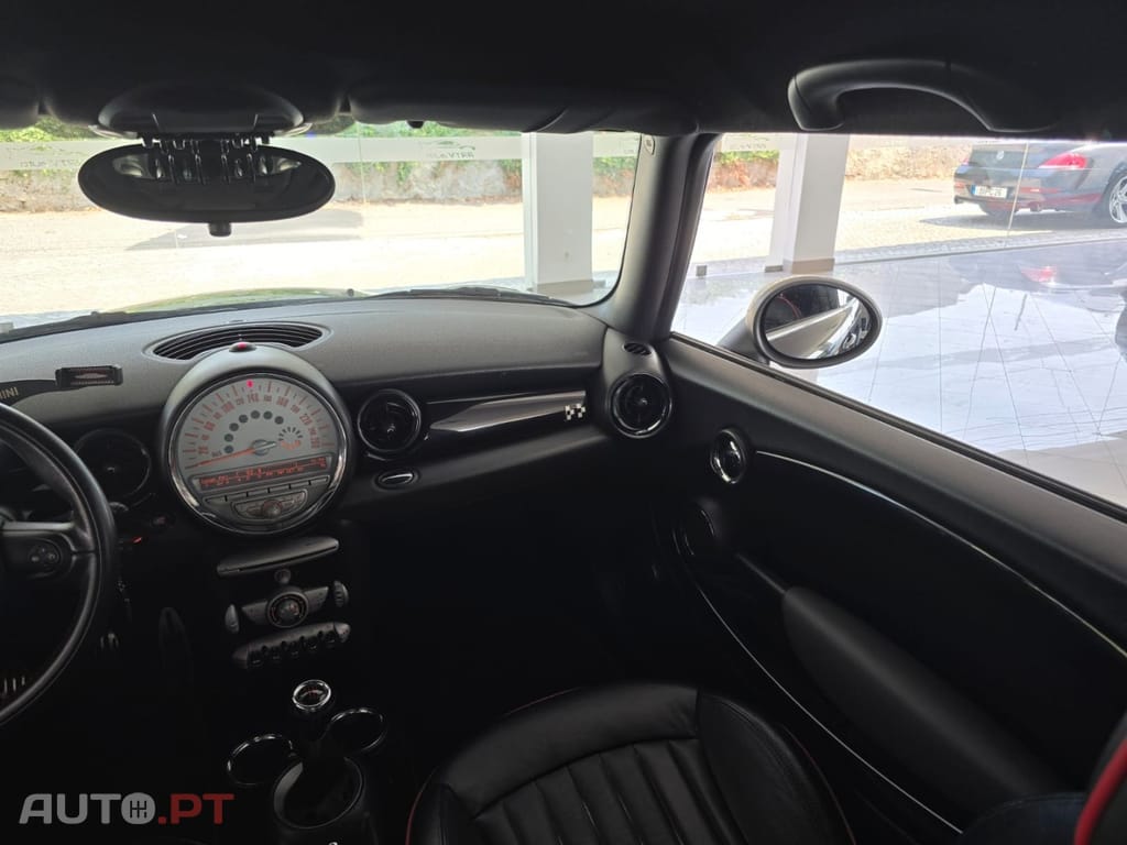 MINI Cooper John Cooper Works