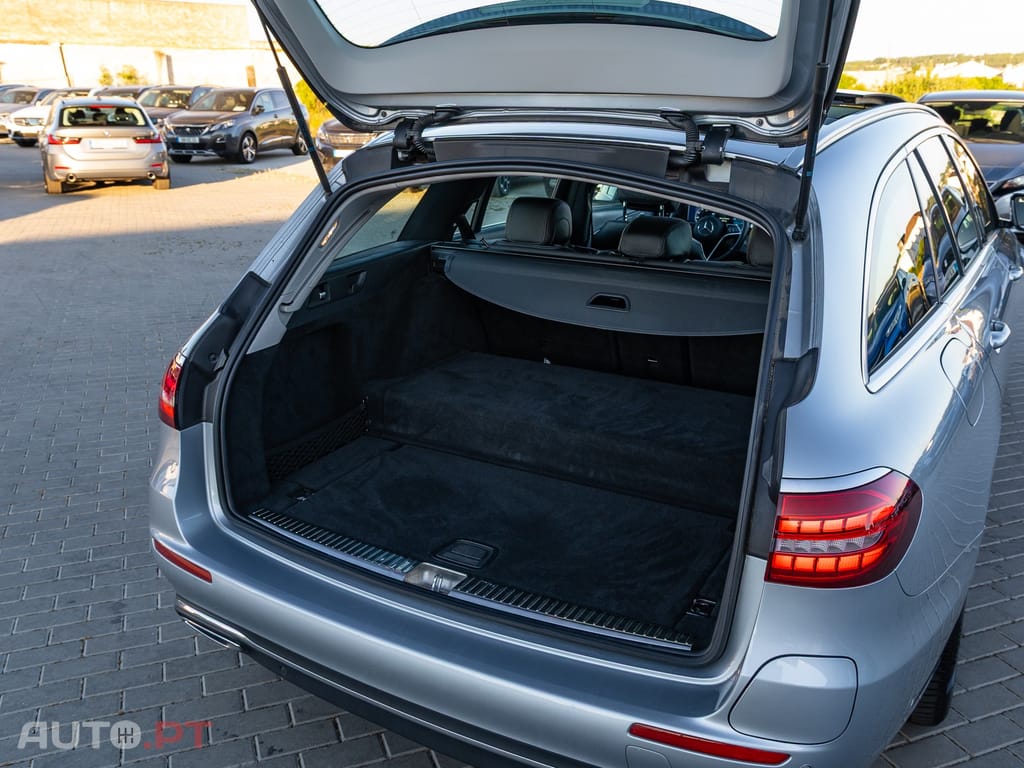 Mercedes-Benz E 300 de Avantgarde 4Matic