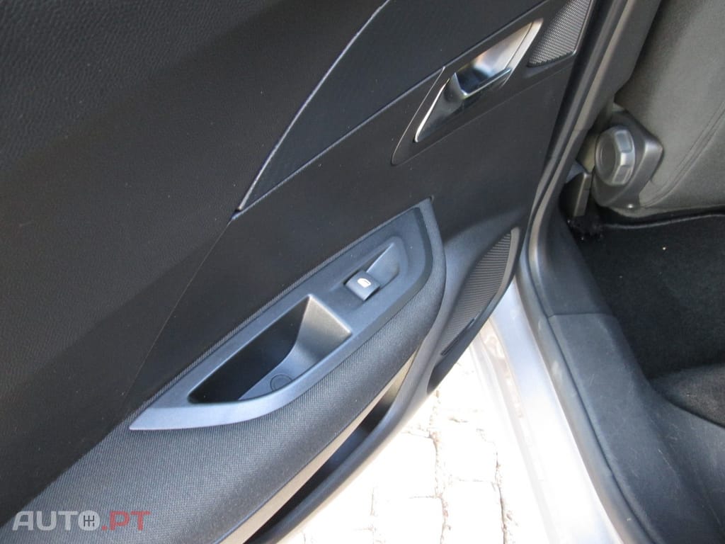 Peugeot 2008 1.2 PureTech Active