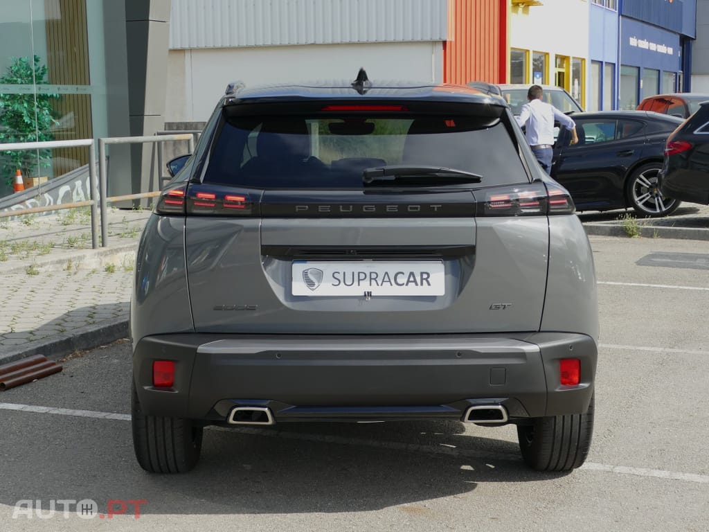Peugeot 2008 1.2 PureTech GT EAT8