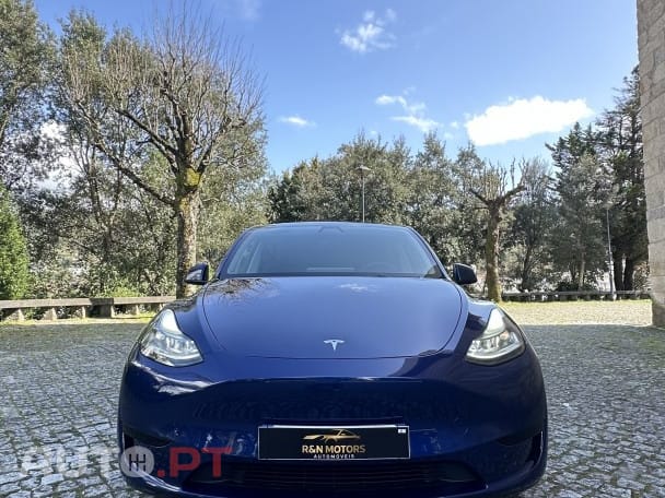 Tesla Model Y Standard RWD