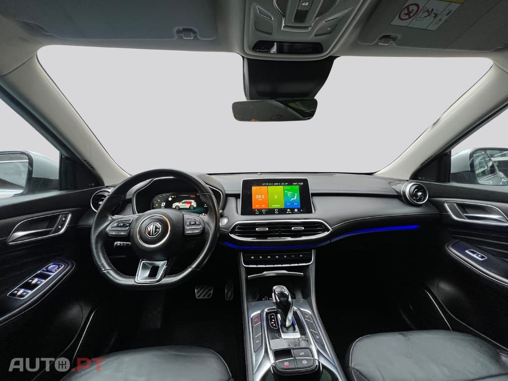 MG EHS PHEV Hybrid Luxury