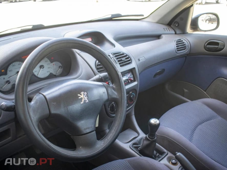 Peugeot 206 1.1