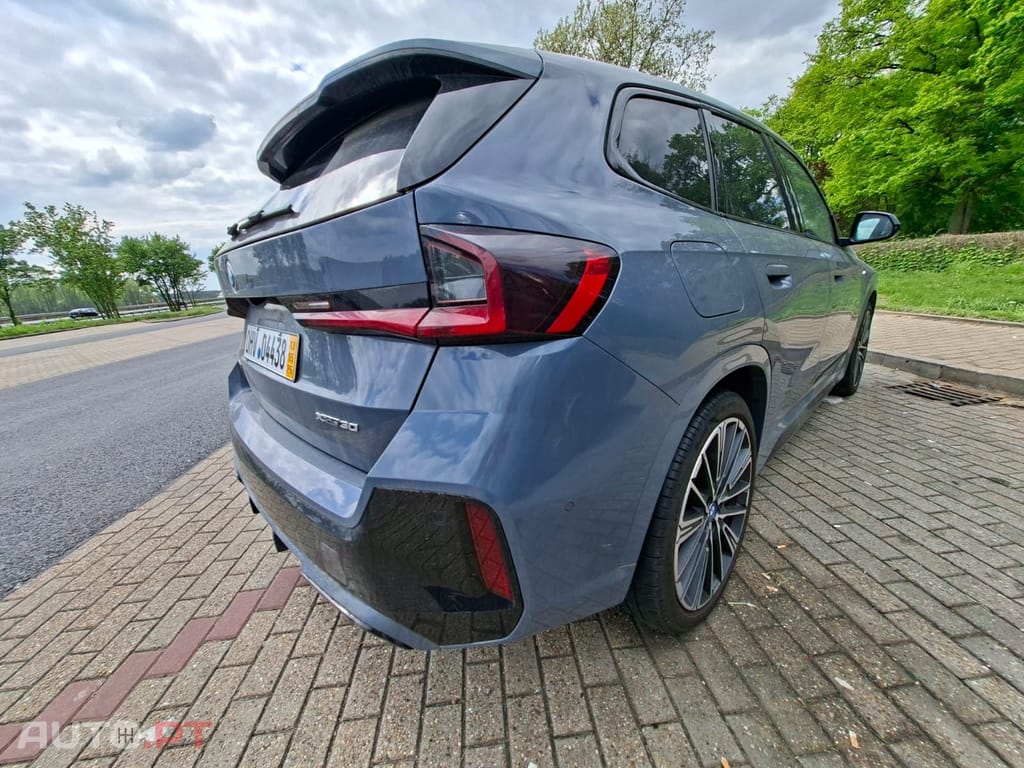 BMW iX1 xDrive30 Pack Desportivo M Pro