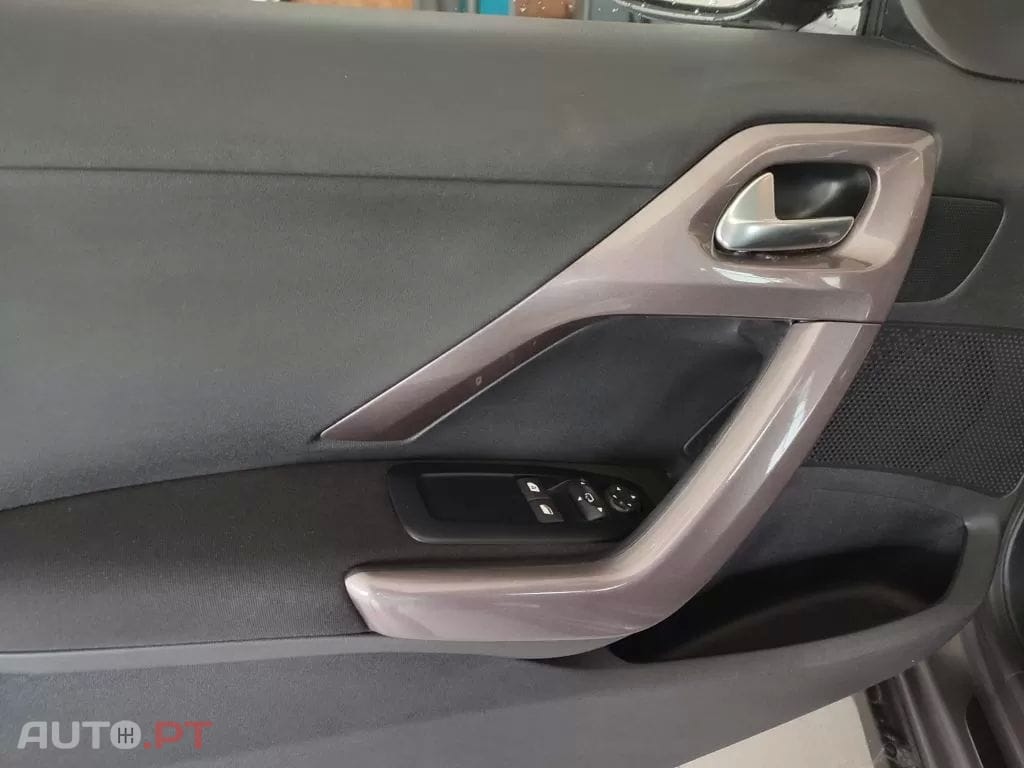 Peugeot 2008 1.6 e-HDi Active