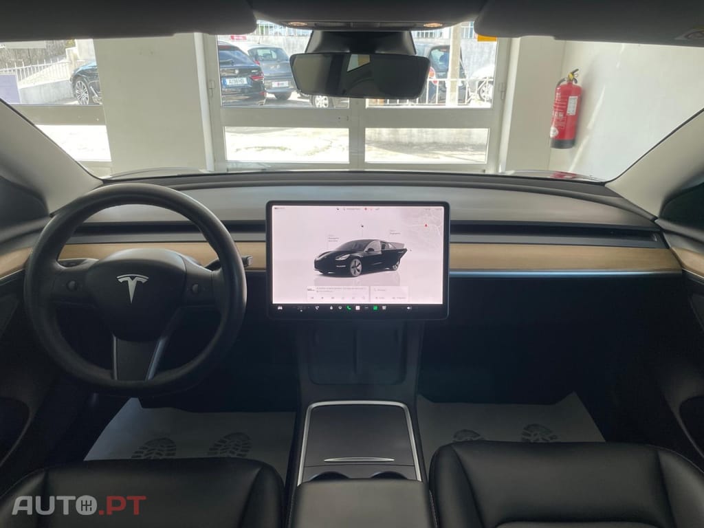 Tesla Model 3 Tração Traseira