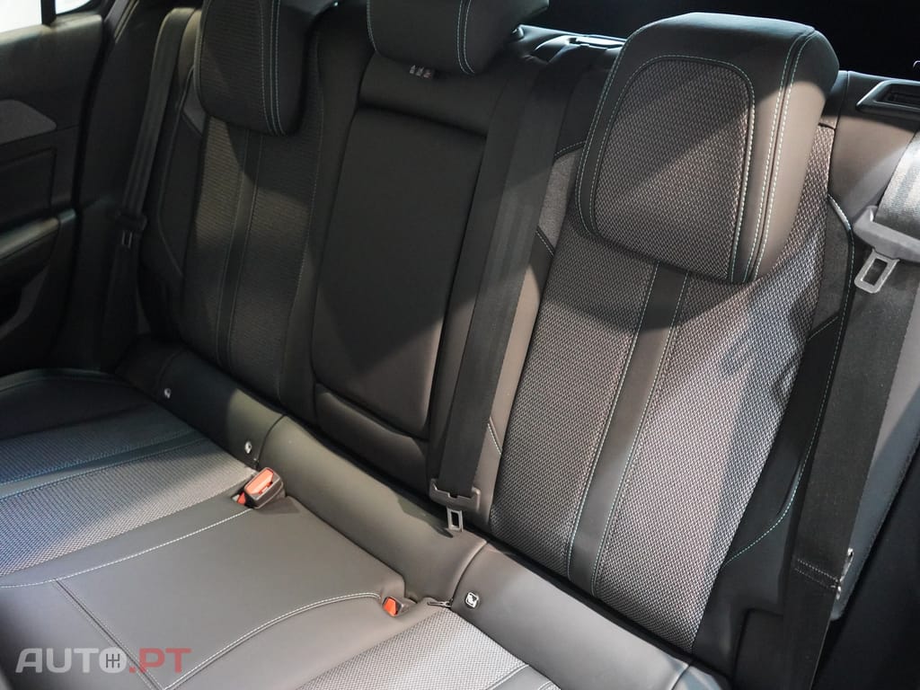 Peugeot 308 1.2 PureTech Allure EAT8