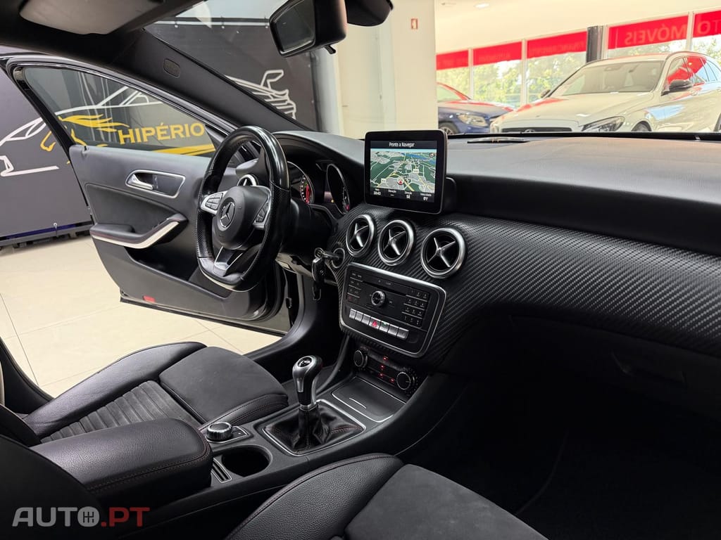 Mercedes-Benz A 180 AMG Line