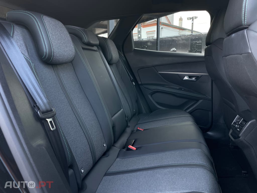 Peugeot 3008 1.2 Hybrid Allure e-DCS6