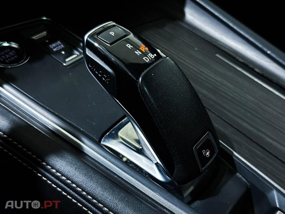 Peugeot 508 SW e-EAT8 225