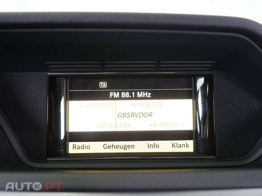 Mercedes-Benz E 220 CDi Avantgarde BlueEfficiency Auto