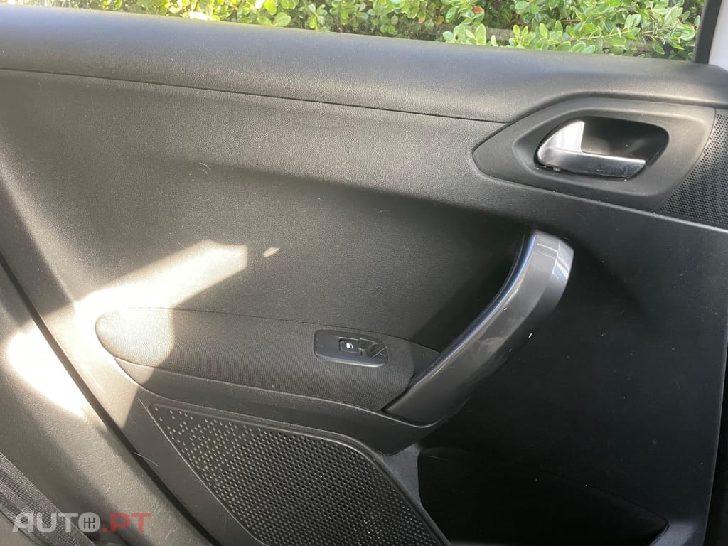 Peugeot 2008 PureTech 82 Active