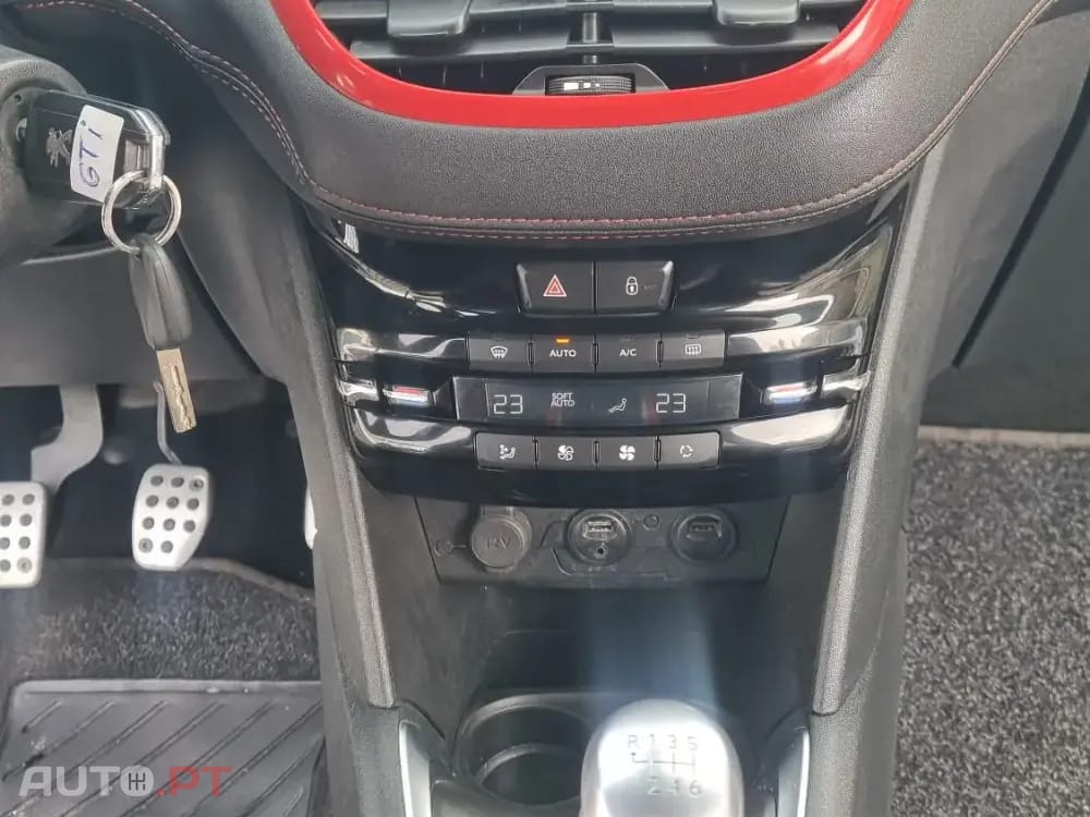 Peugeot 208 1.6 THP GTi