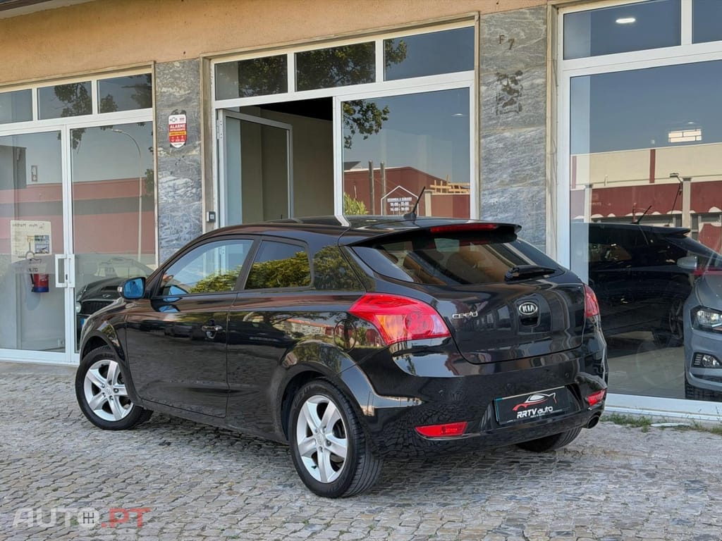 Kia Ceed S Coupé 1.4 CVVT EX ISG