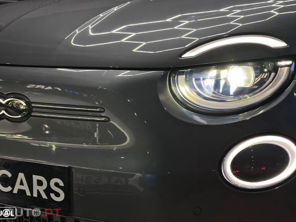 Fiat 500e La Prima