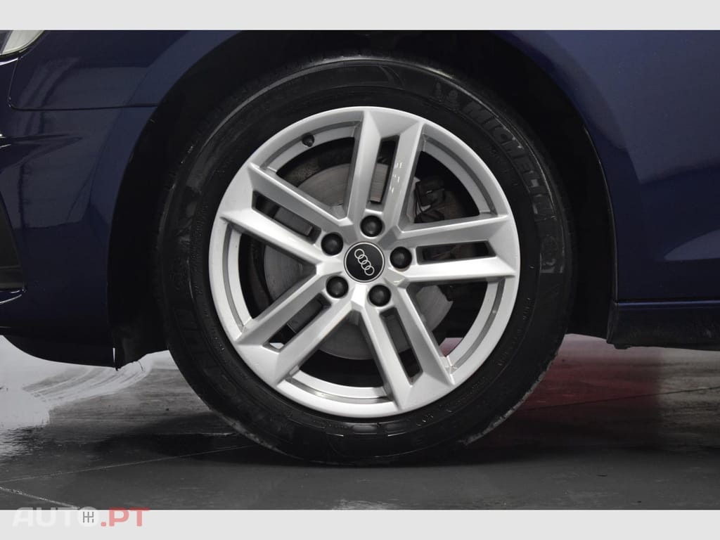 Audi A4 30 TDI S tronic Avant