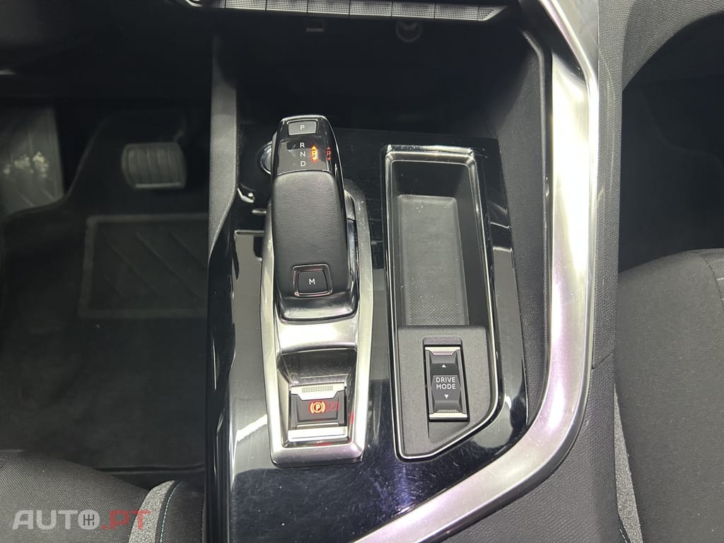 Peugeot 3008 1.2 PureTech Allure EAT8