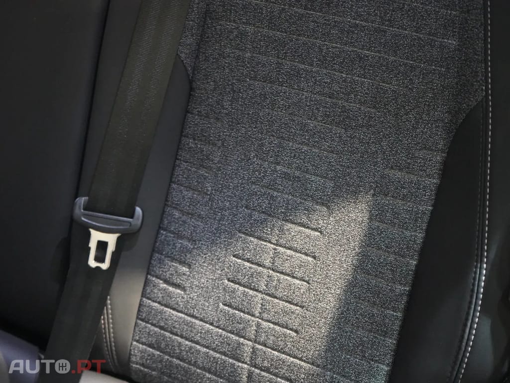 Peugeot 3008 1.2 Hybrid Allure e-DCS6