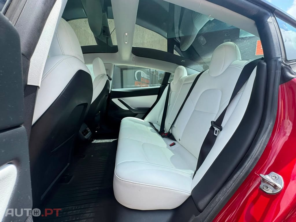 Tesla Model 3 Standard Range Plus RWD